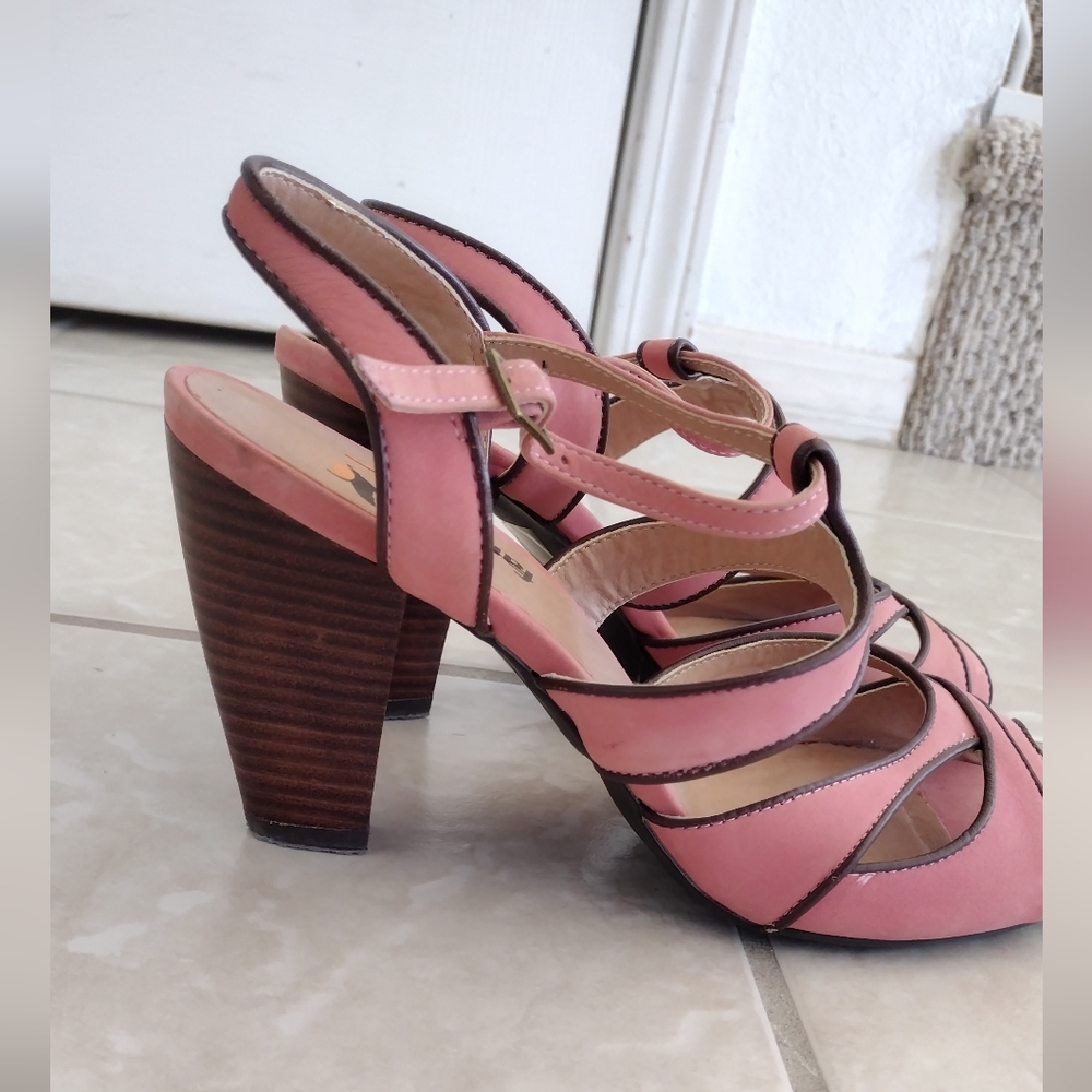 Blush Color Shoes - Picture 2 of 5